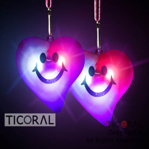 COLGANTE CORAZON CARITA LUMINOSO X 48